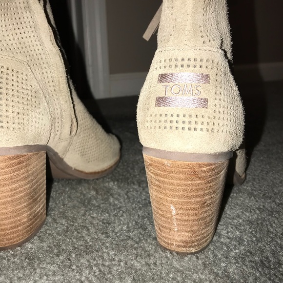 Shoes - Picture 3 of 3